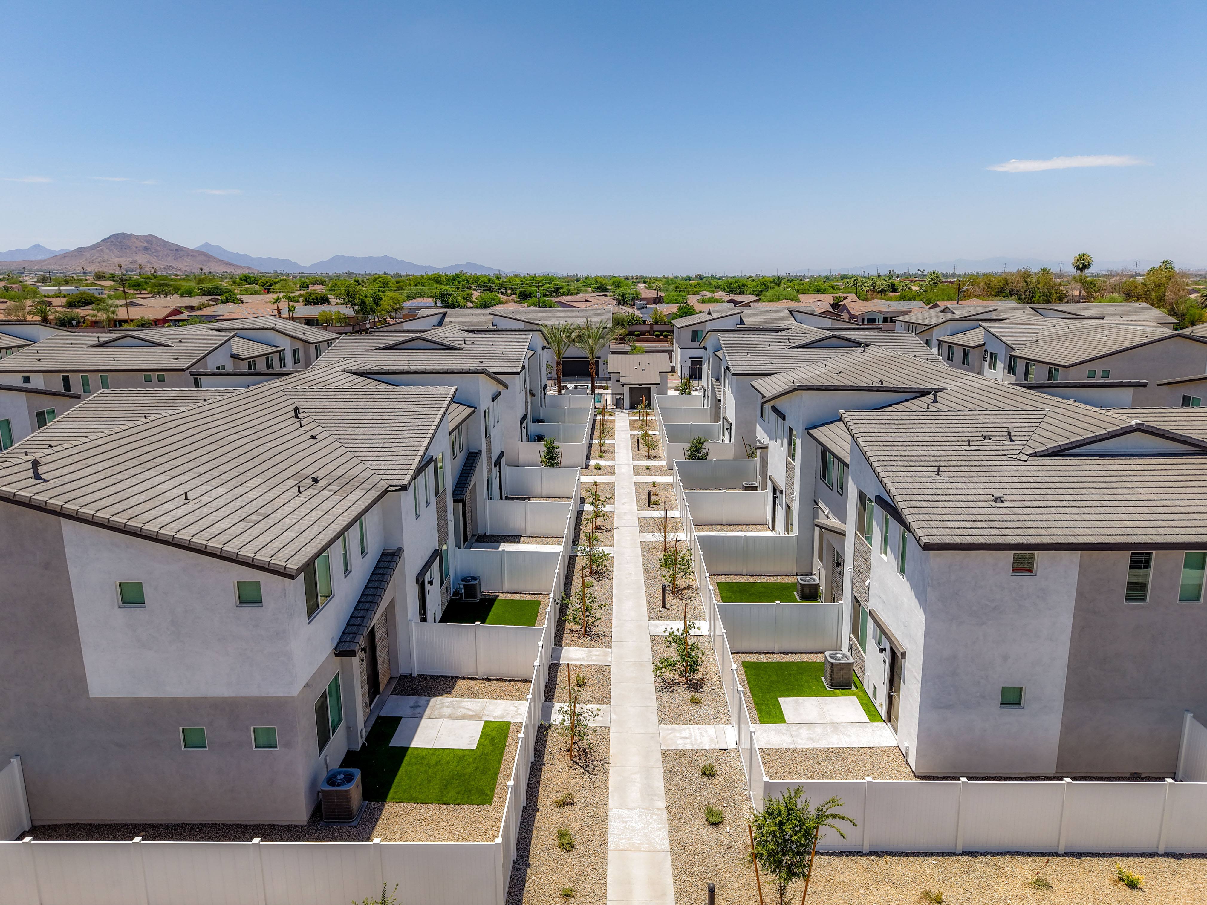 Corsica Villas at 20th Street photo 2